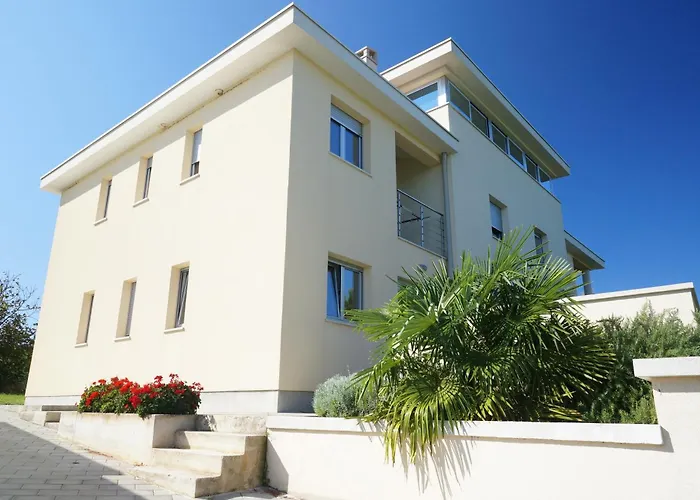 Apartments Rea