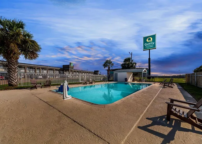 Quality Inn & Suites Port Lavaca Near Lighthouse Beach
