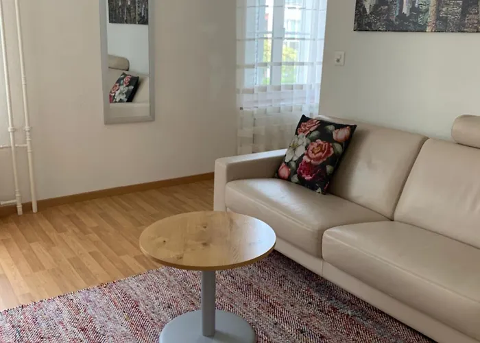 2 Zimmer Appartement mit eigenem Bad und Küche