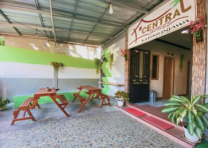 Central House Karimunjawa Mitra Reddoorz