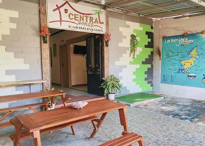 Central House Karimunjawa Mitra Reddoorz