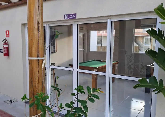 Apto 2 quartos condomínio club 1