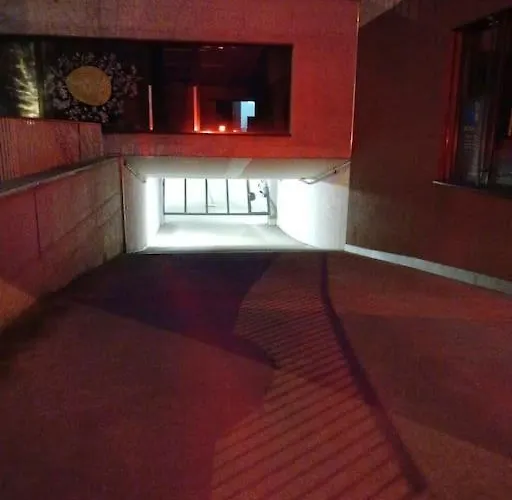 Charmante Jugendstilwohnung mit Tiefengaragenplatz