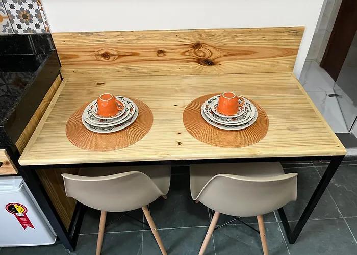 Flat com ar e varanda com linda vista para o Ibituruna - Vôo Livre 203