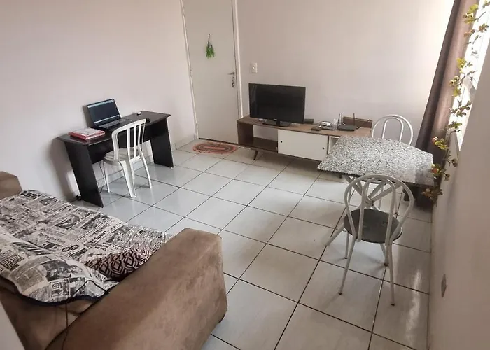 Apê simples, completo e bem localizado!