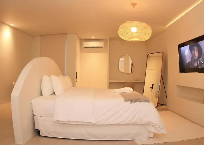 Roka Hotel Boutique
