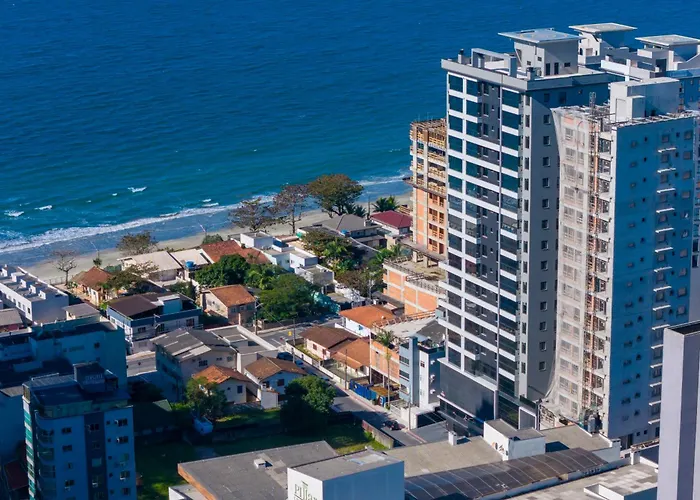 Encantador Apartamento 100m da Praia com vista mar