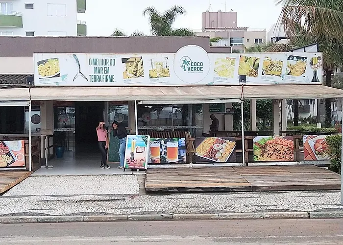 Triplex White em Caiobá-Matinhos-Pr a 200 mt do mar