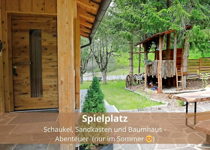 Chalet WaldHäusl luxuriöse Ferienwohnungen mit Sauna&Whirlpool, Kamin, Balkon oder Terrasse mit Bergblick