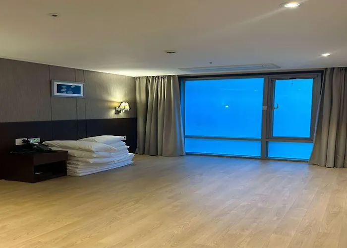 Ramada By Wyndham Jeju City Hall