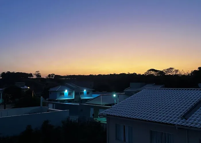 Apartamento completo a 2 min à pé da praia