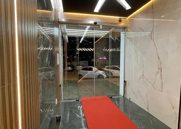 Hotel Ellus Palace
