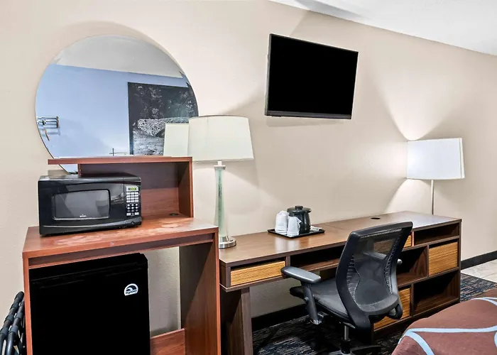 Super 8 By Wyndham Council Bluffs Ia Omaha Ne Area