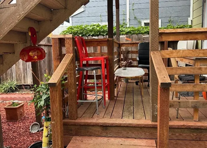 Bumblebee House