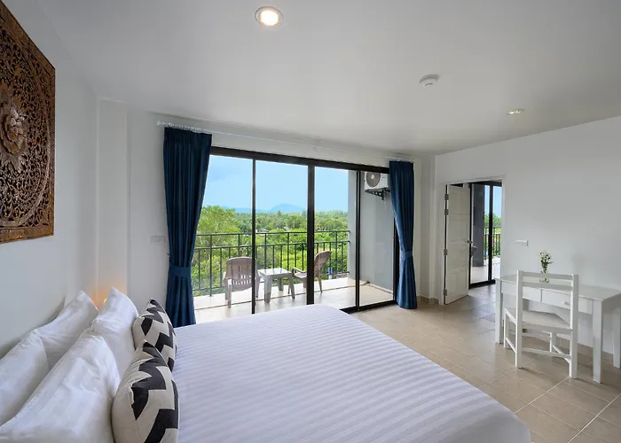 Maikhao Hotel, Phuket