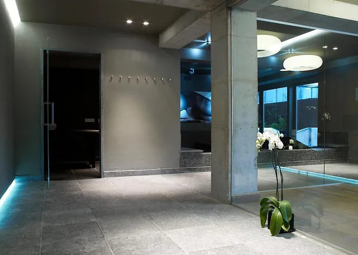 D-Hotel