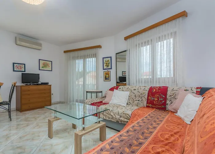 2 Bedroom Beach Front Apartment In Zambratija