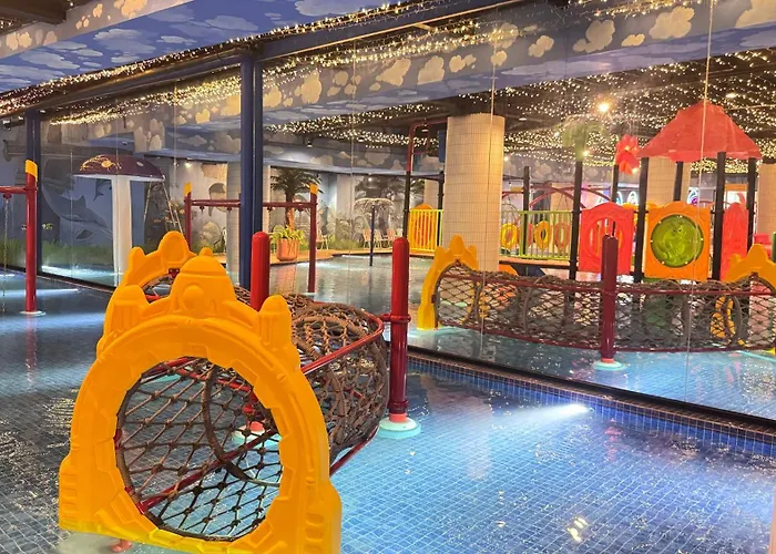 Yellow Bee Resort Cililitan Jacarta
