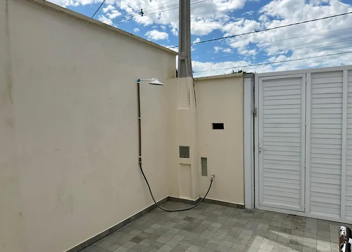 Casa nova térrea familiar com ar condicionado e estacionamento em Cananeia