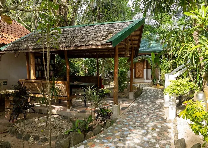 Golden Monkey Beach Hotel
