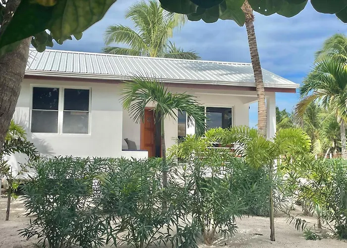 Weezie'S Ocean Front Hotel And Garden Cottages