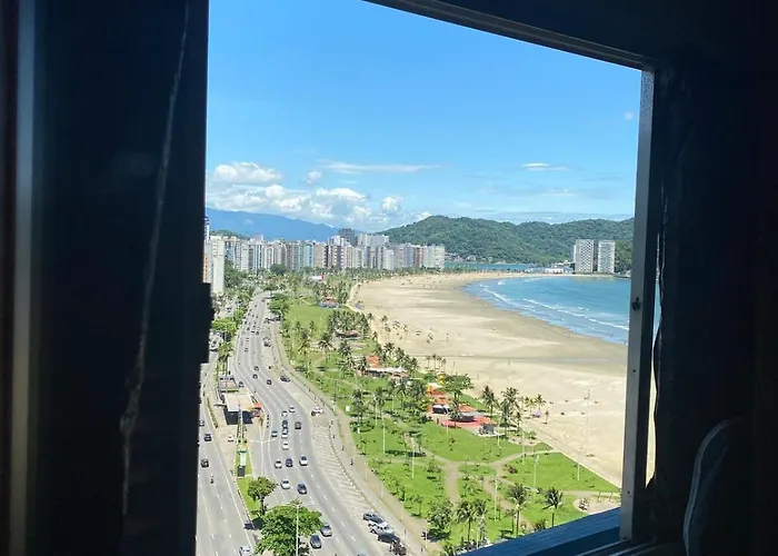 Apto 18 - Pé na areia, Santos