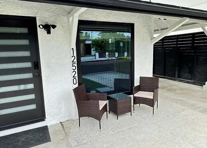 Modern 2Br Stylish & Cozy Unit