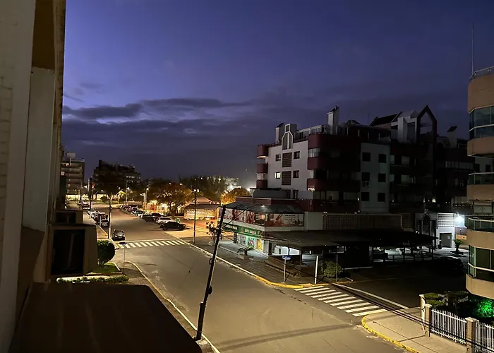 Apê Atlântida, perfeito, completo e perto da praia