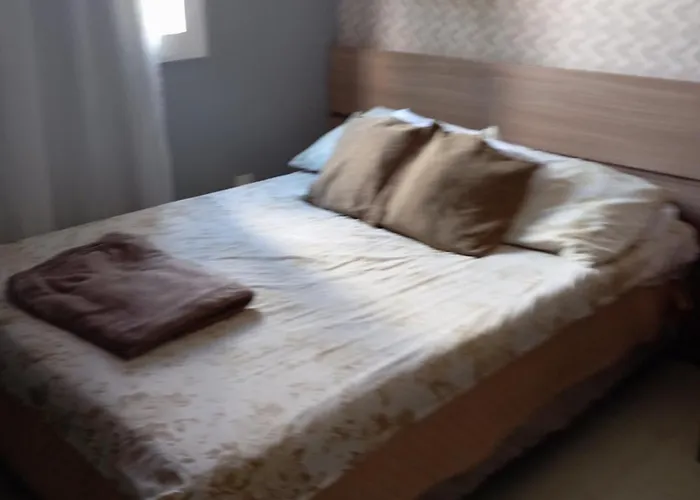 Apto dois quartos Px de tudo ideal pra cop
