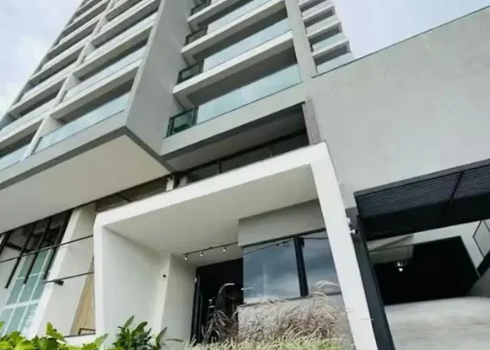 Apto alto padrao ao lado do IBIS - Av Esmeraldas