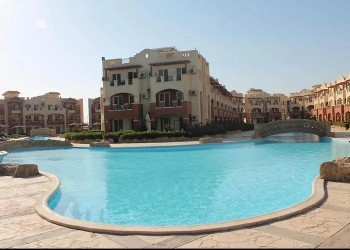 La Sirena Double Room With Mountain View, Families And Couples Only, Extra Of 200 Egyptian Pounds Per Adult Person Per Stay ,To Be Paid To The Resort