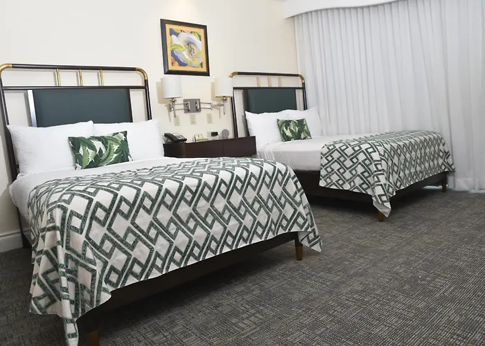 Courtleigh Hotel & Suites