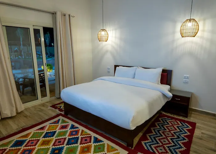 Azad Siwa Hotel