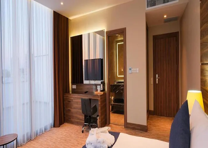 Ekor Elegance Hotel