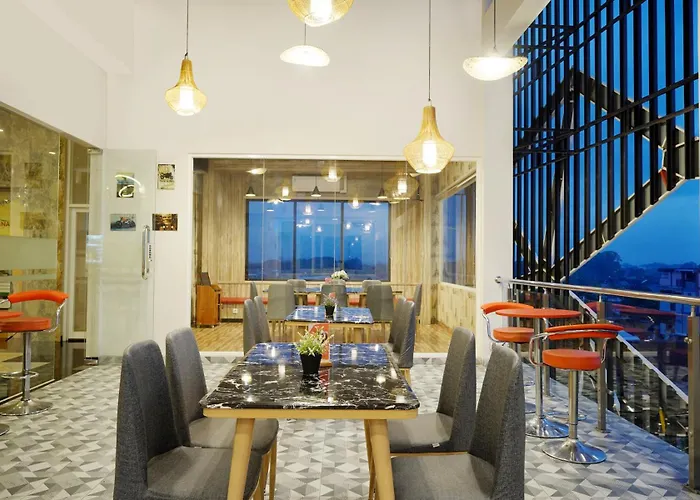 Front One Hotel Sragen