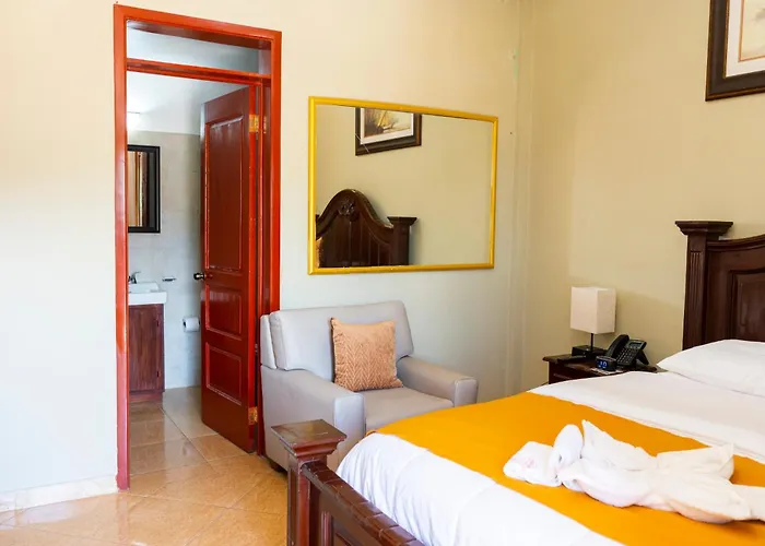 Vivy Hill'S Hotel