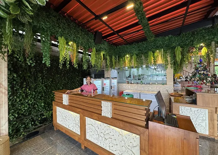 Green Garden Hotel
