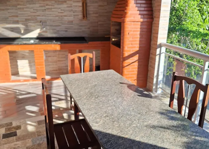 Quitinetes toda mobiliada em Araruama