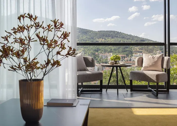 The Lynx Mountain Resort