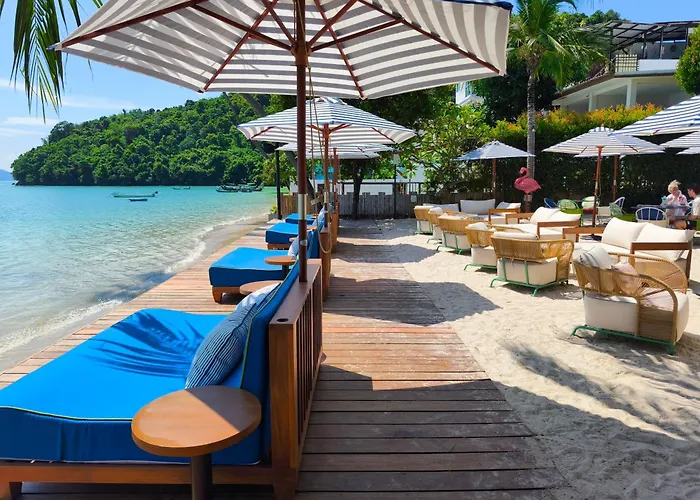 Bandara Phuket Beach Resort - SHA Extra Plus