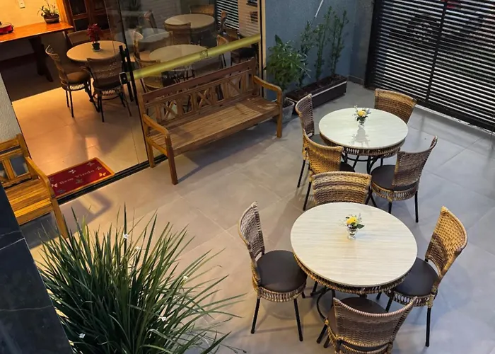 Cr Hotel