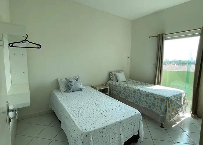 Apartamento amplo e bem localizado