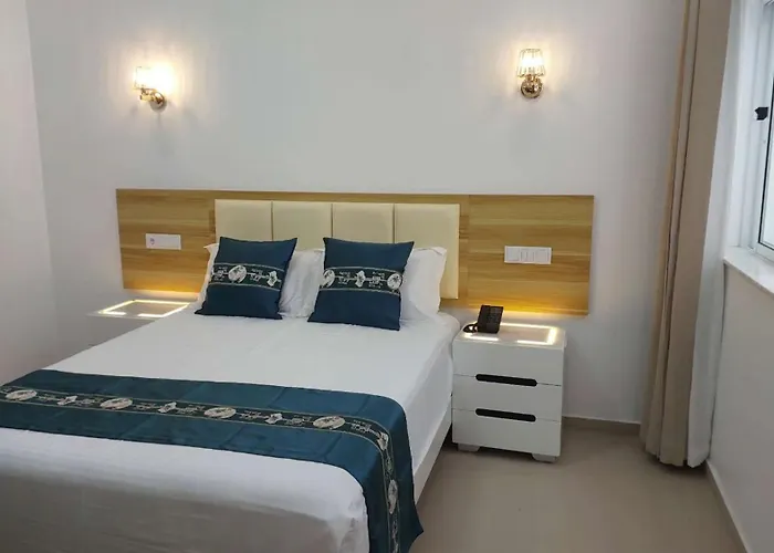 Lily Holiday Hotel