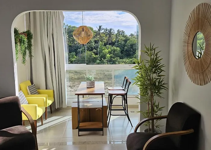 OPORTUNIDADE! Praia da Bacutia Peracanga, PISCINA, CHURRASQUEIRA, Ar condicionado e roupas de cama, 80m da melhor praia de Guarapari
