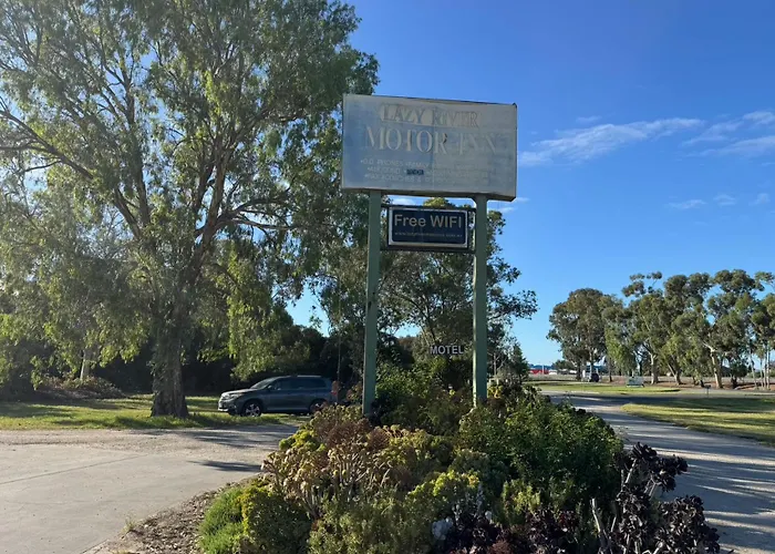 Lazy River Motor Inn