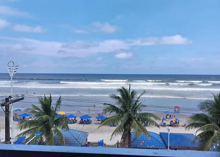 Apartamento pé na Areia com Garagem no Centro