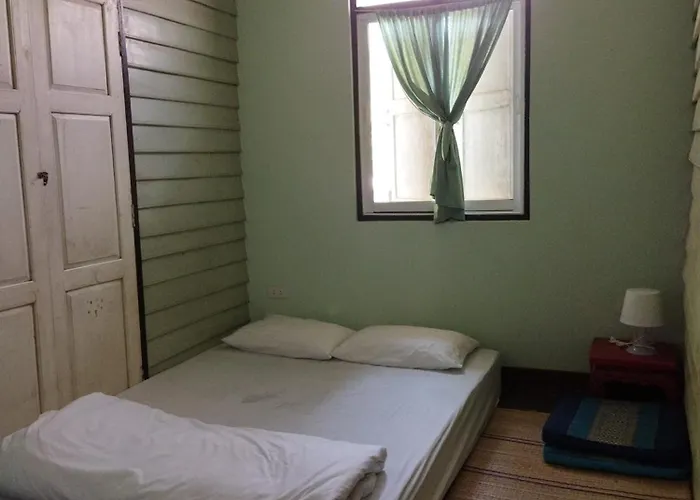 Baan Bua Guest House