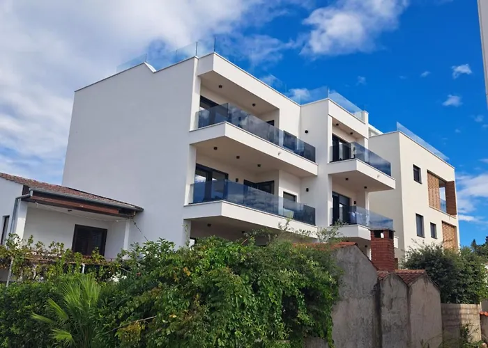 M&M Luxury Apartments