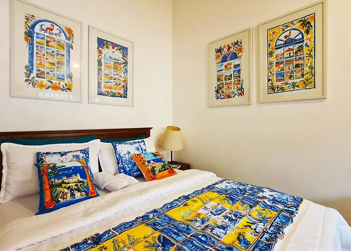 Artnest Gallery Stay , Pedlars St , Galle Fort