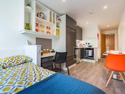 Big Room In A New House With Extra Bed